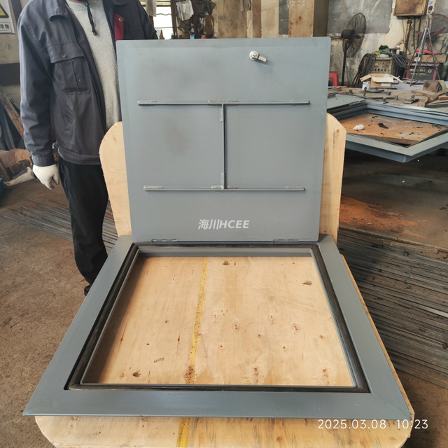 Weathertight Square luik met sleutel